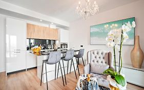 Puerto Banus Luxurious Apartment In The Heart Of The Port